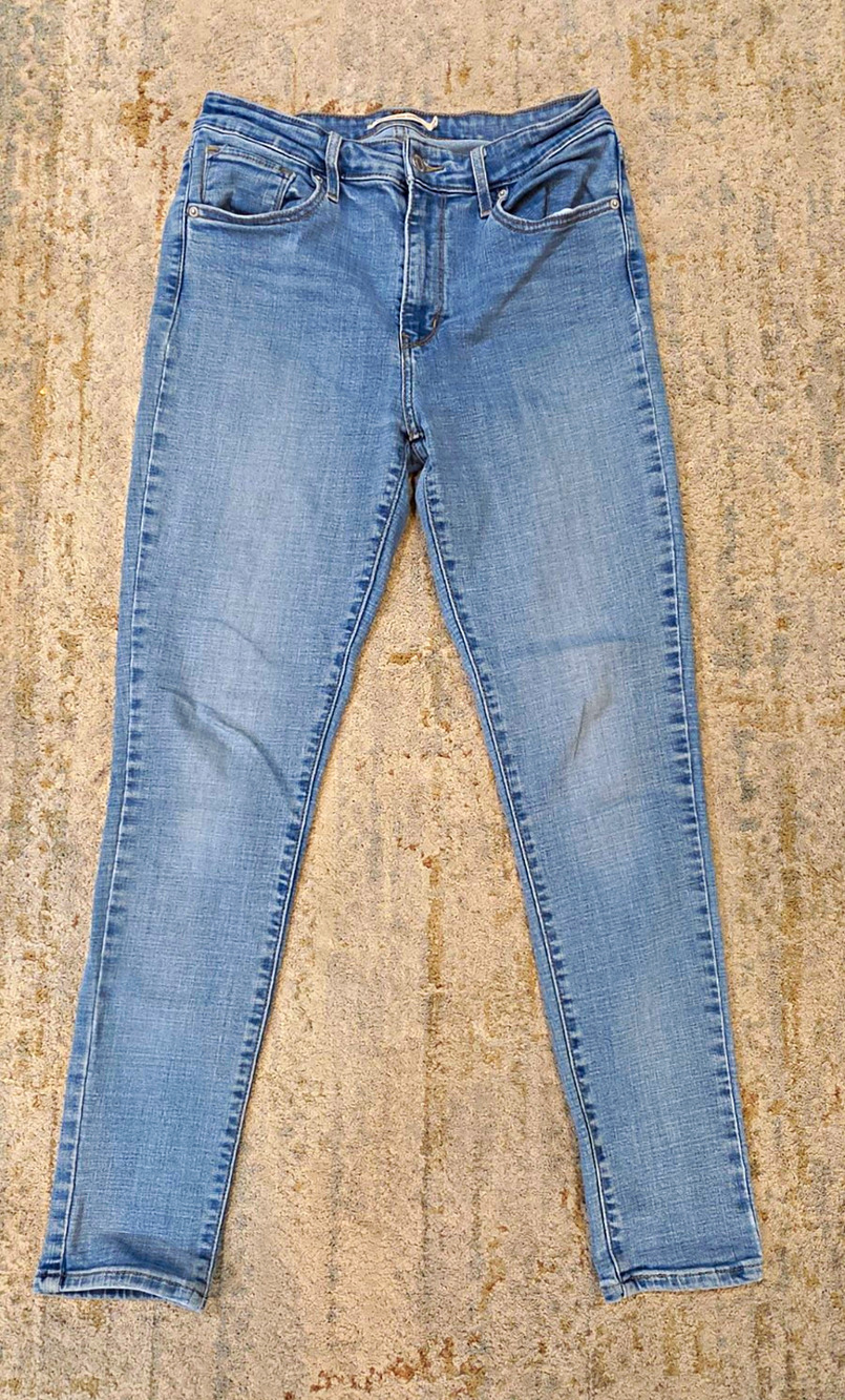 Levi’s Women’s 721 Blue Light Wash High Rise Skinny Denim Jeans Stretch Size 29